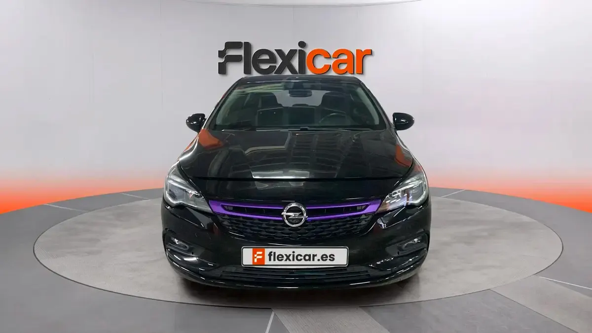 Usado Opel Astra S 110 CV (80 kW) 2019 Negro Berlina