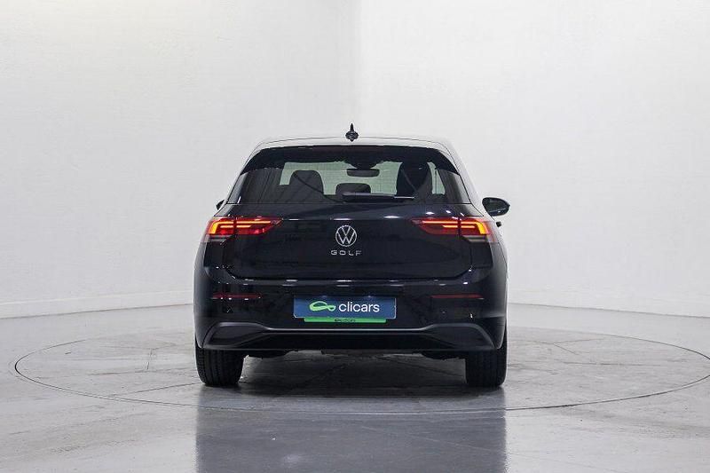 Usado VW Golf VII Life 115 CV (84 kW) 2021 Negro Utilitario