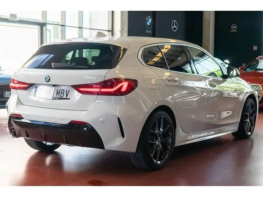 Usado BMW 116 Executive 116 CV (85 kW) 2022 Blanco Utilitario