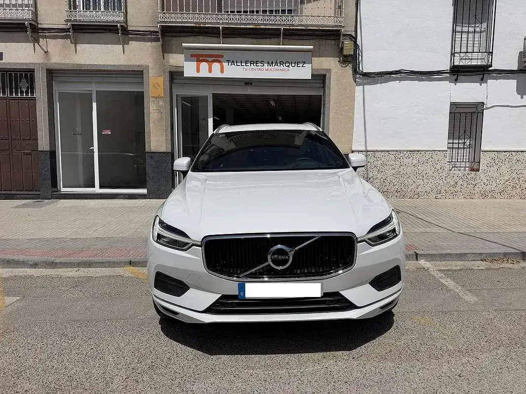 Usado Volvo XC60 Momentum 190 CV (139 kW) 2019 Blanco SUV