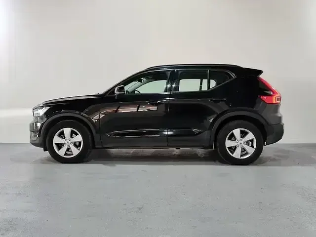 Usado Volvo XC40 Core 163 CV (119 kW) 2023 Negro SUV