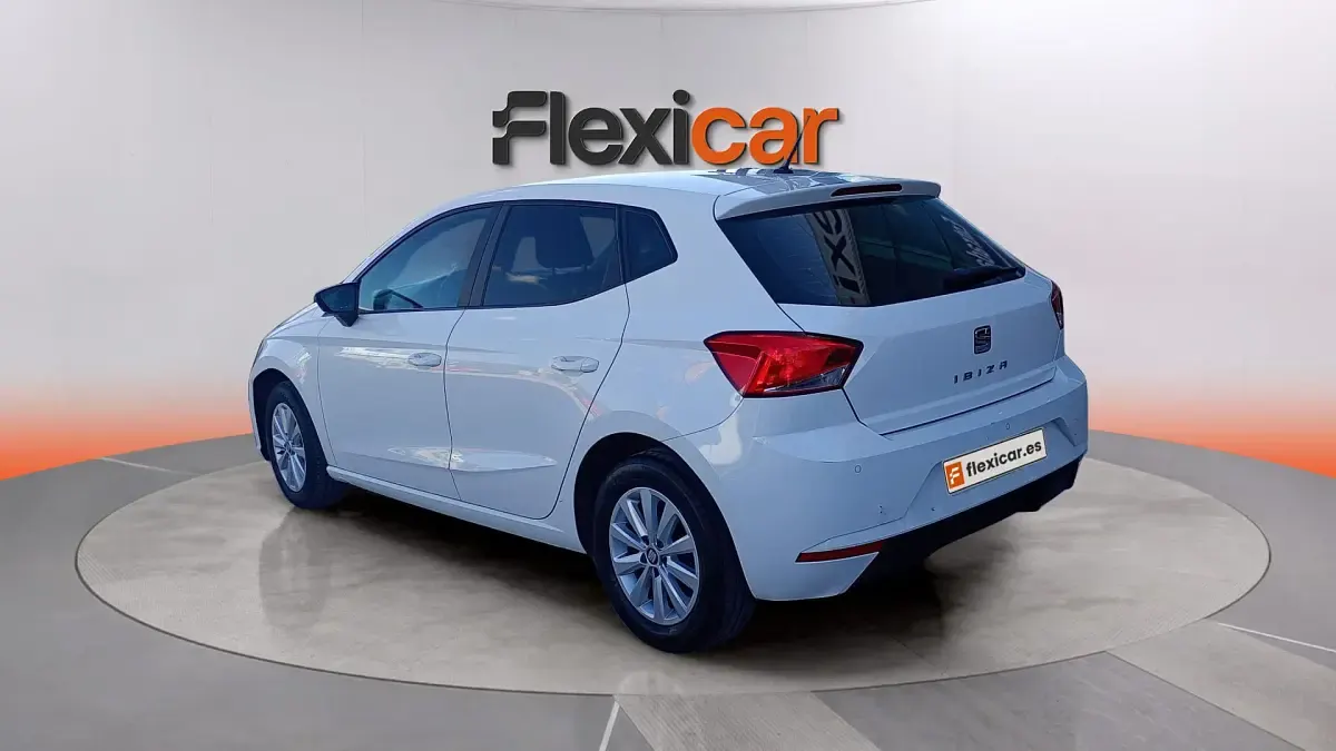Usado Seat Ibiza Reference 95 CV (69 kW) 2019 Blanco Utilitario