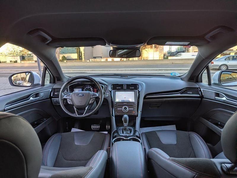 Usado Ford Mondeo ST-Line 187 CV (137 kW) 2021 Blanco Familiar