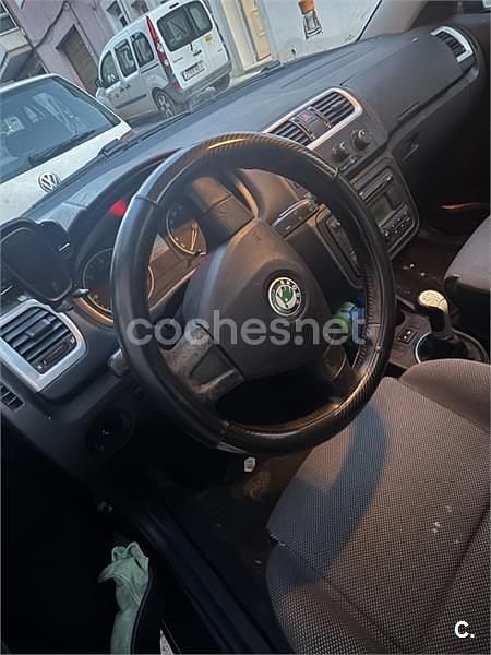 Usado Skoda Fabia Comfort 80 CV (58 kW) 2007 Gris / plata Berlina