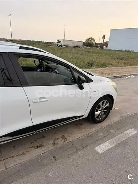 Usado Renault Clio LIMITED 90 CV (66 kW) 2016 Blanco Familiar