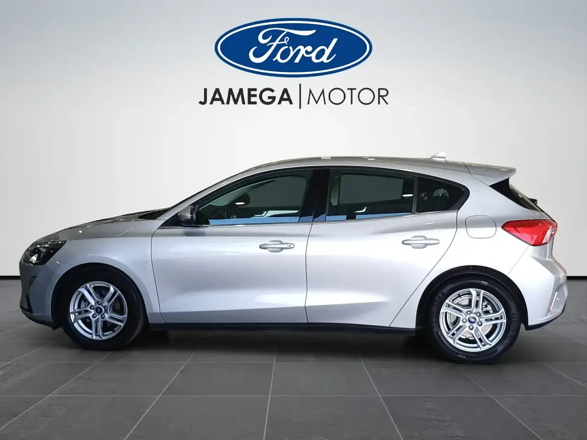 Usado Ford Focus Trend+ 125 CV (91 kW) 2021 Gris Berlina