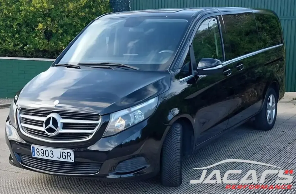 Käytetty Mercedes V220 Avantgarde 163 HP (119 kW) 2016 Musta Tila-auto