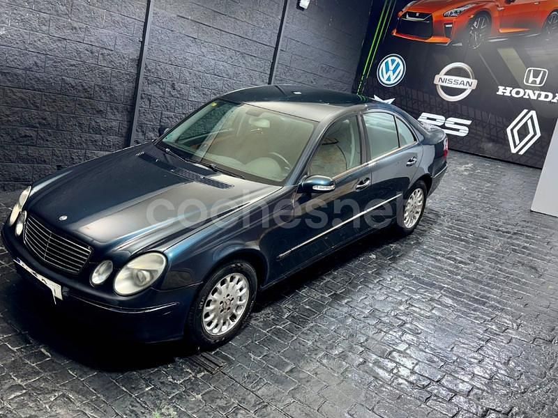 Azul Usado 2006 Mercedes E200 Elegance Berlina | 5499 € - Imagen 1/4