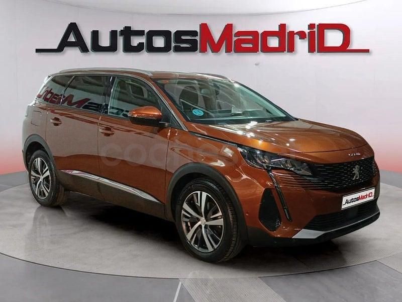 Usado Peugeot 5008 Allure 131 CV (96 kW) 2021 Marrón Monovolumen