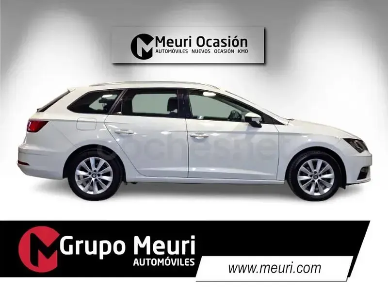 Usado Seat Leon Style 130 CV (95 kW) 2020 Blanco Familiar