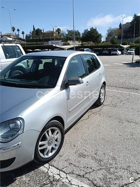 Usado VW Polo Edition 70 CV (51 kW) 2006 Gris / plata Utilitario
