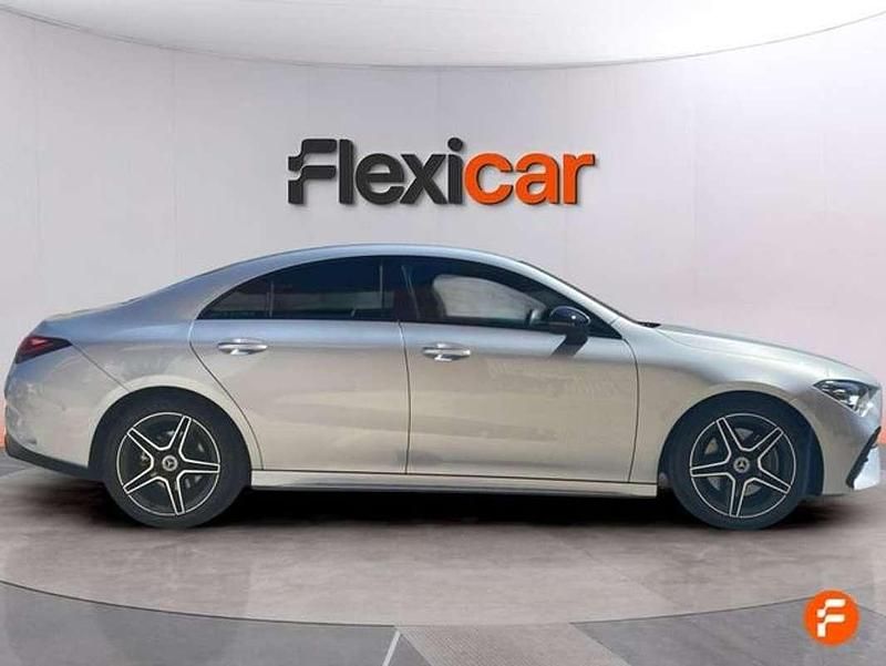 Usado Mercedes CLA200 163 CV (119 kW) 2024 Gris Berlina