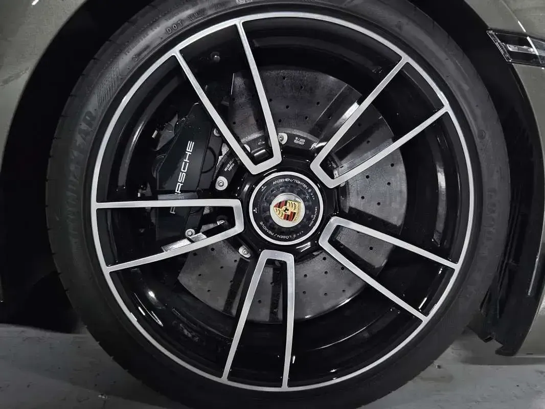Usado Porsche 992 650 CV (478 kW) 2023 Verde Berlina