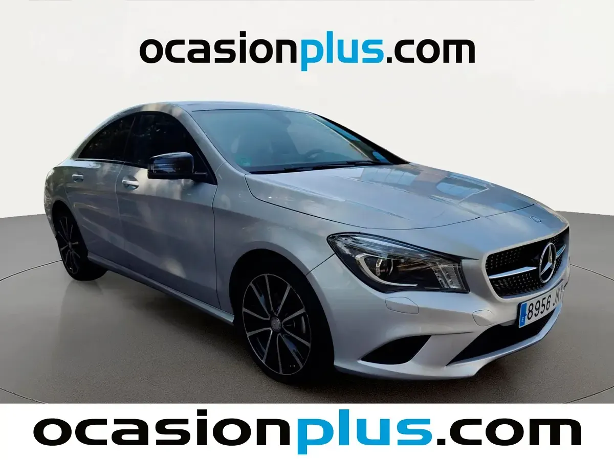 Usado Mercedes CLA200 Urban 136 CV (100 kW) 2015 Gris plata Coupe