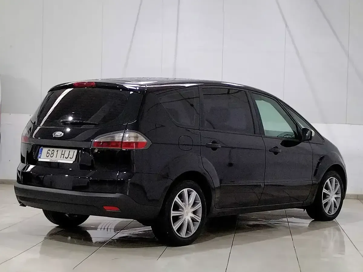 Usado Ford S-MAX Titanium 150 CV (110 kW) 2016 Negro Monovolumen