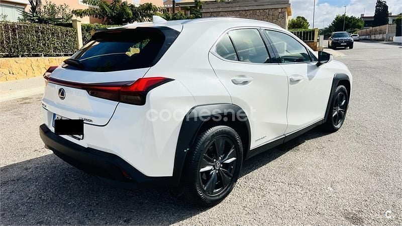 Usado Lexus UX Business Edition 184 CV (135 kW) 2019 Blanco SUV