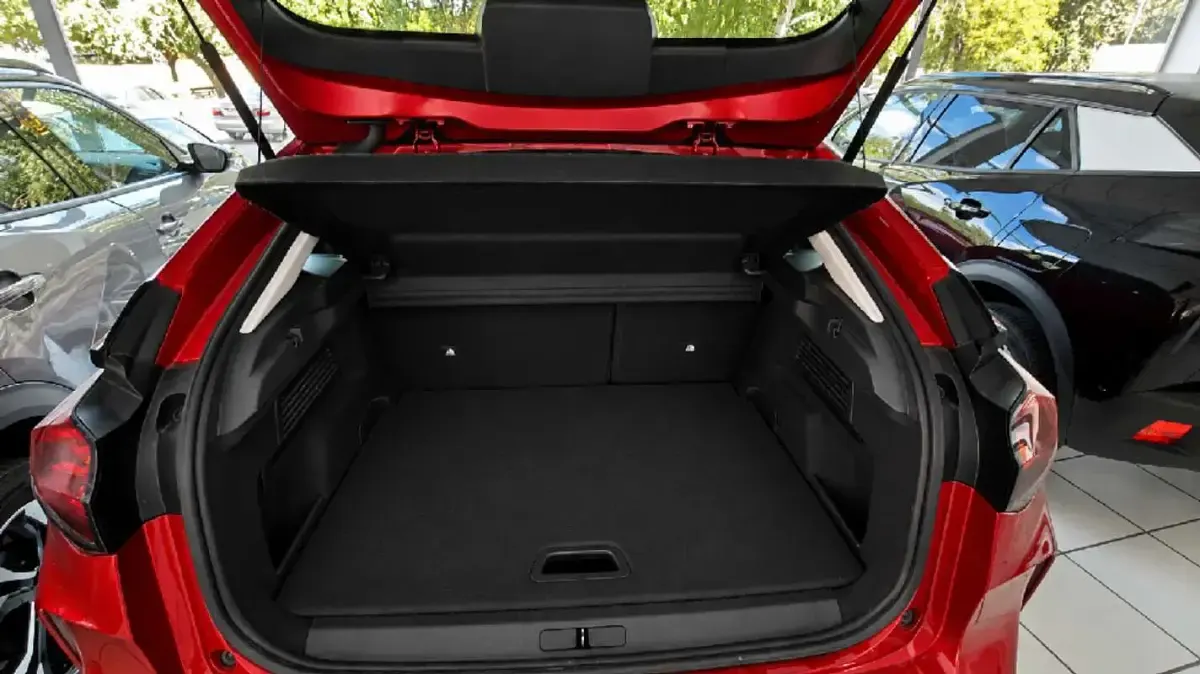 Usado Citroën C4 Feel 131 CV (96 kW) 2023 Rojo SUV