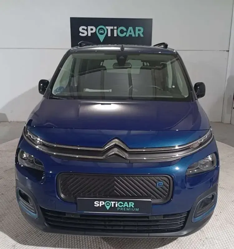Usado Citroën Berlingo Shine 100 kW (136 CV) 2024 Azul Monovolumen