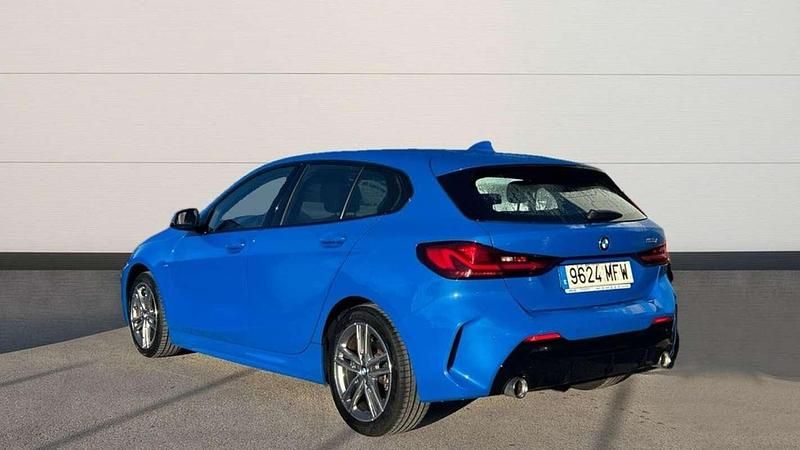 Usado BMW 116 Comfort Edition 151 CV (111 kW) 2023 Azul Utilitario