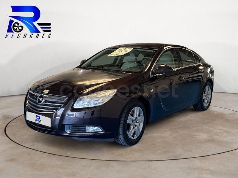 Usado Opel Insignia Edition 130 CV (95 kW) 2011 Marrón Familiar