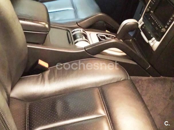 Usado Porsche Cayenne Turbo 450 CV (330 kW) 2004 Negro SUV