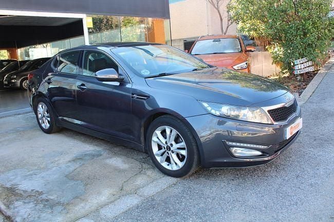 Usado Kia Optima 136 CV (100 kW) 2013 Negro Berlina