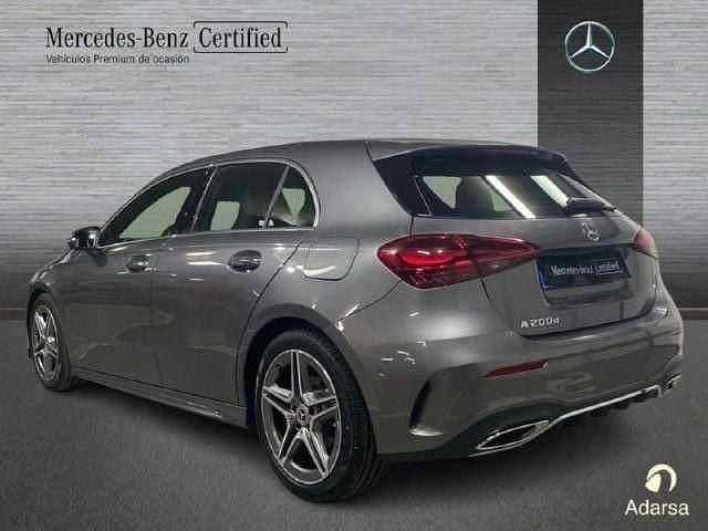 Usado Mercedes A200 150 CV (110 kW) 2025 Gris montaña