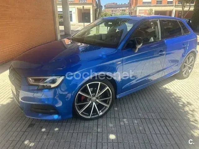Usado Audi A3 Comfort 150 CV (110 kW) 2018 Azul Berlina
