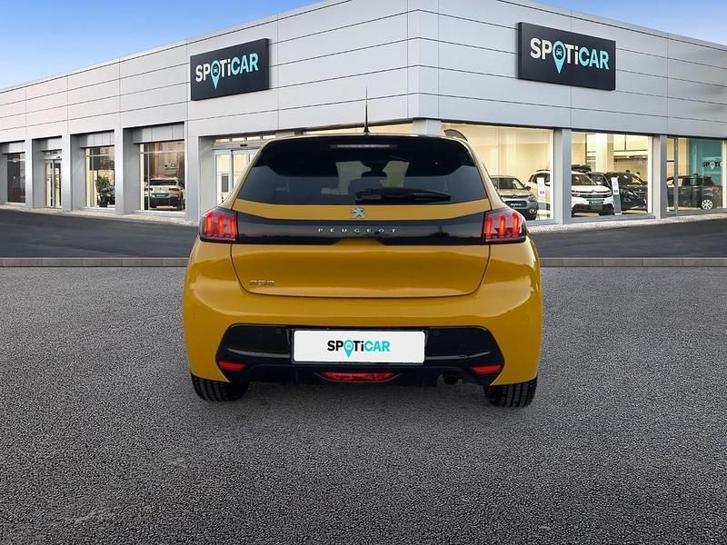 Usado Peugeot 208 Allure 101 CV (74 kW) 2023 Amarillo Utilitario