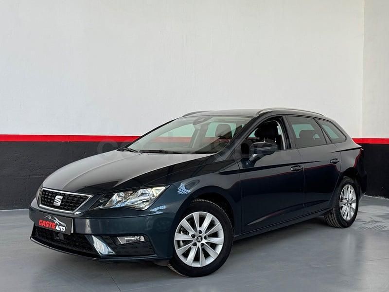 Usado Seat Leon Style 115 CV (84 kW) 2020 Gris / plata Familiar