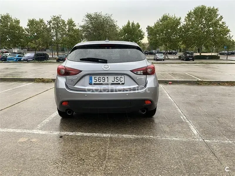 Usado Mazda 3 Style 120 CV (88 kW) 2016 Gris / plata Berlina