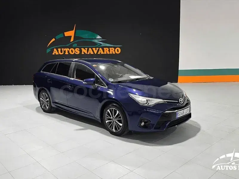 Usado Toyota Avensis Executive 143 CV (105 kW) 2015 Azul Familiar