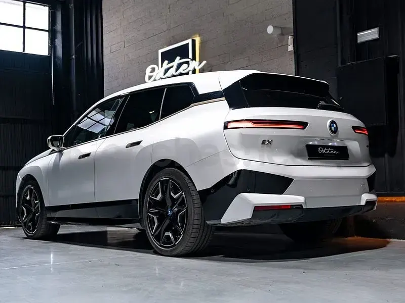 Usado BMW iX Comfort Edition 384 kW (523 CV) 2023 Eléctrico SUV