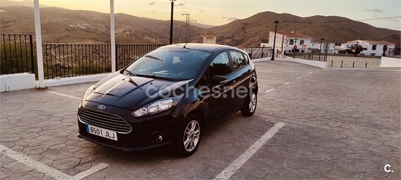 Usado Ford Fiesta Trend 95 CV (69 kW) 2016 Negro Berlina