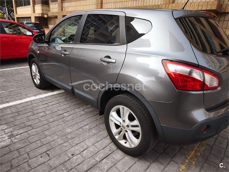 Usado Nissan Qashqai Acenta 117 CV (86 kW) 2013 Gris / plata SUV
