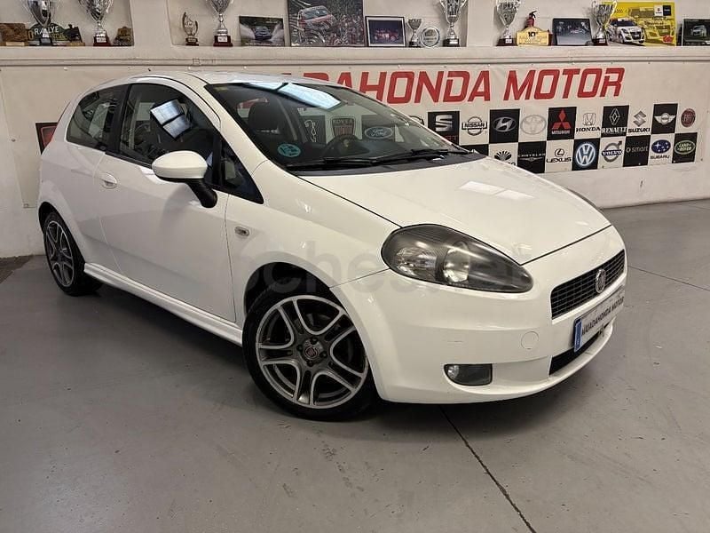 Usado Fiat Grande Punto Sport 120 CV (88 kW) 2009 Blanco Utilitario