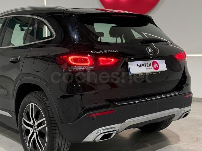 Usado Mercedes GLA200 150 CV (110 kW) 2023 Negro SUV