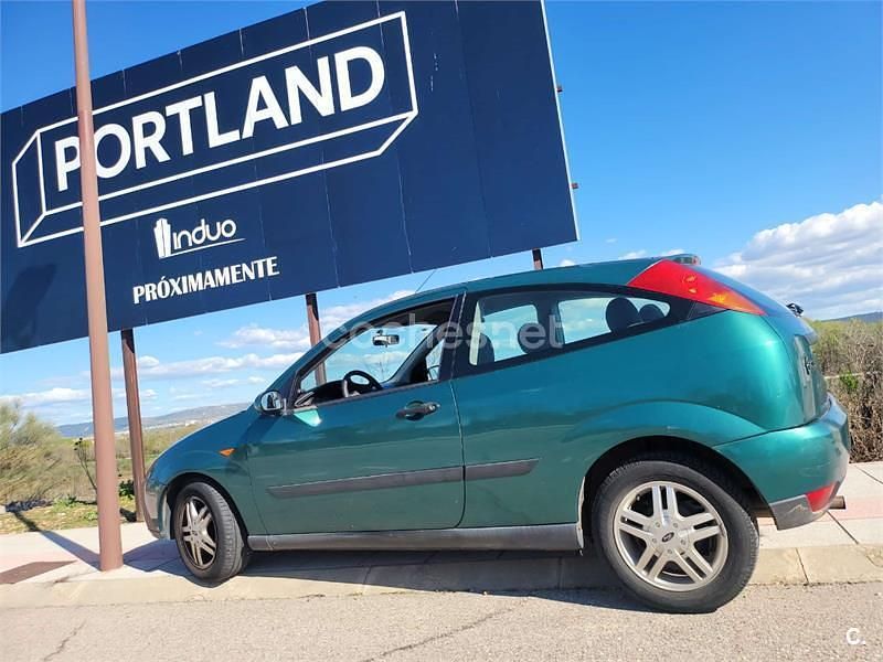 Usado Ford Focus Trend 100 CV (73 kW) 2000 Verde Berlina