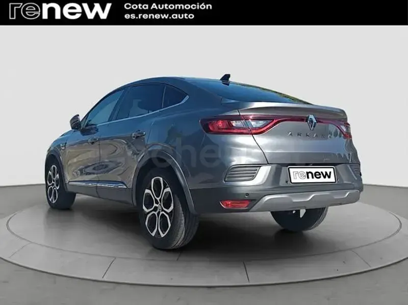 Usado Renault Arkana Zen 145 CV (106 kW) 2022 Gris / plata SUV