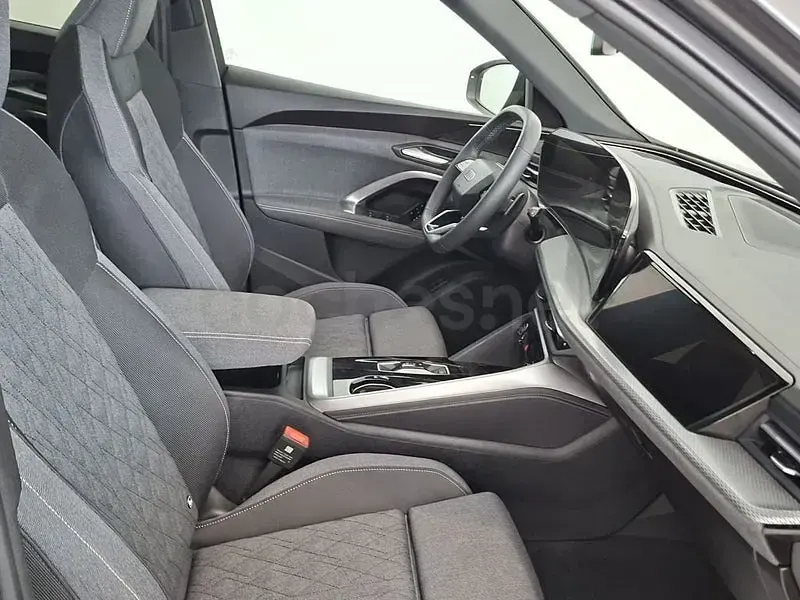Usado Audi Q5 S-Line 204 CV (150 kW) 2025 Gris / plata SUV