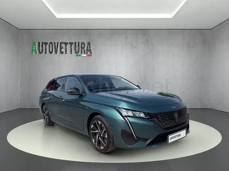 Usado Peugeot 308 SW GT 180 CV (132 kW) 2022 Verde Familiar