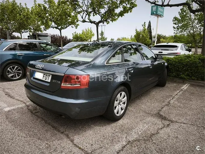 Usado Audi A6 180 CV (132 kW) 2006 Azul Berlina