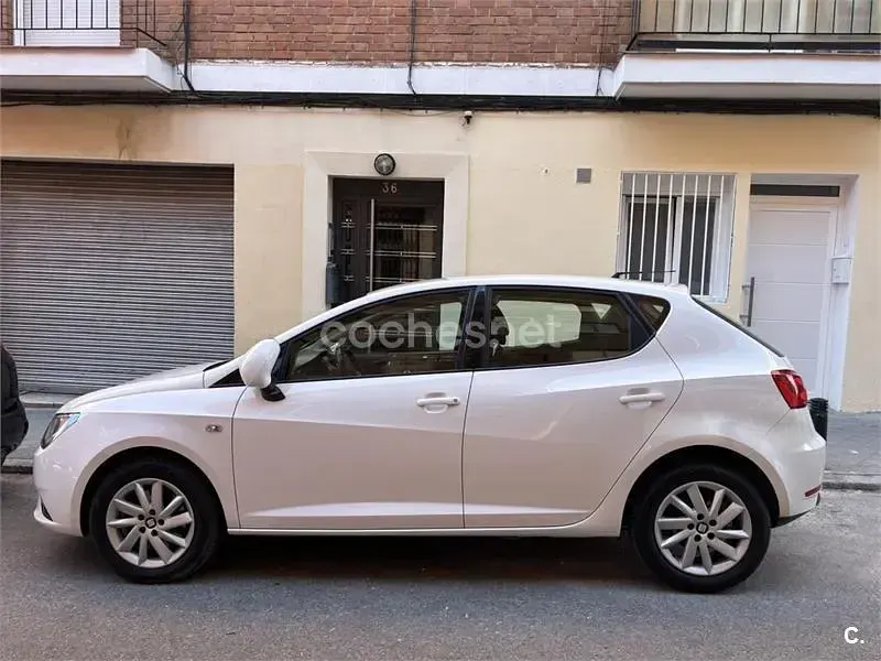 Usado Seat Ibiza I-Tech 105 CV (77 kW) 2015 Blanco Berlina