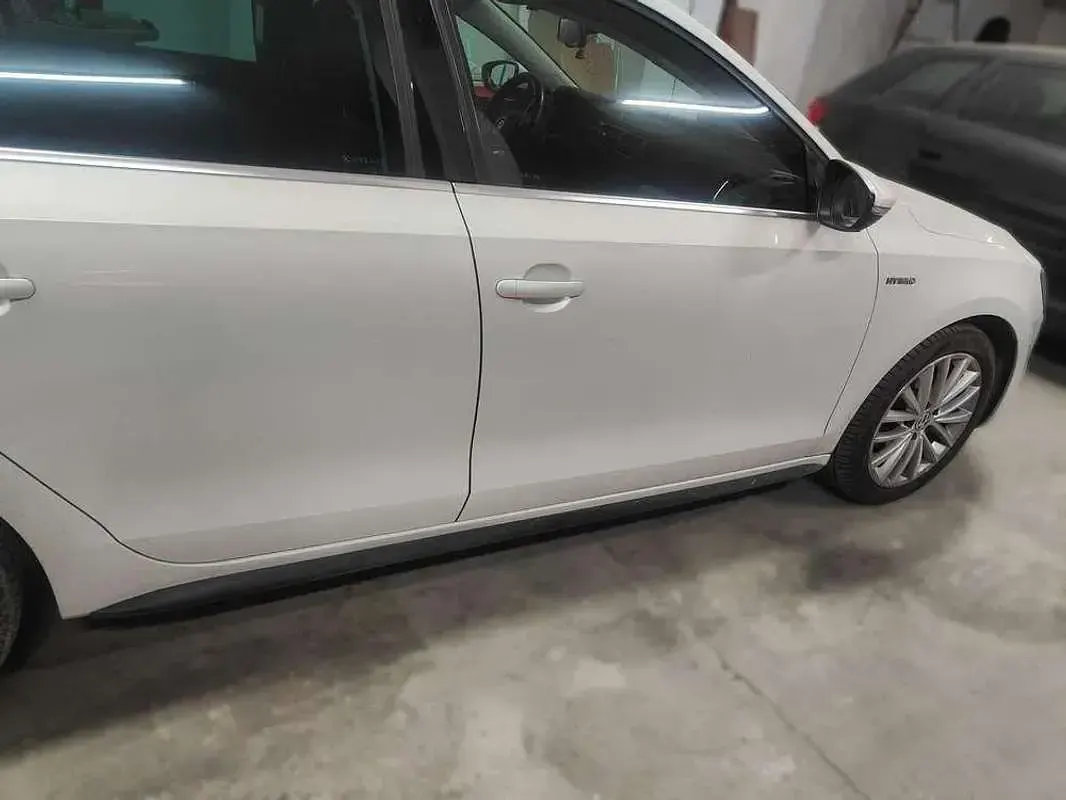 Usado VW Jetta Highline 150 CV (110 kW) 2013 Blanco Berlina
