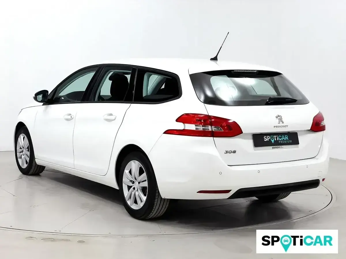 Usado Peugeot 308 S 130 CV (95 kW) 2022 Blanco Familiar