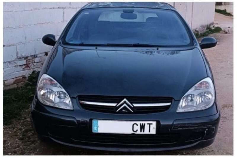 Usado Citroën C5 109 CV (80 kW) 2004 Gris Berlina