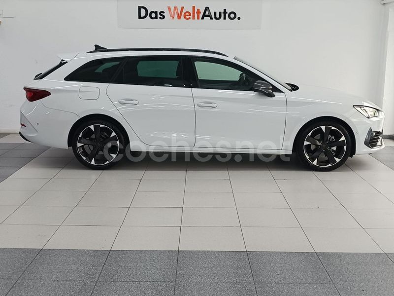 Blanco Usado 2024 Cupra Leon Familiar | 26.500 € (Precio justo) - Imagen 1/4