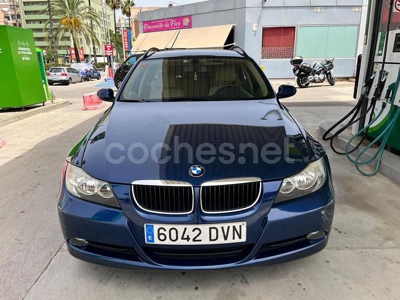 Usado BMW 320 150 CV (110 kW) 2006 Azul Familiar