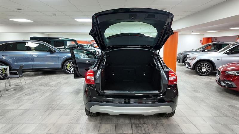 Usado Mercedes GLA180 Style 122 CV (89 kW) 2016 Negro SUV