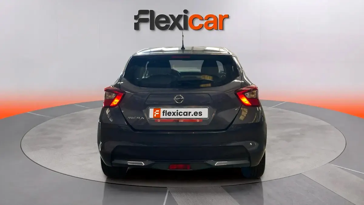 Usado Nissan Micra 92 CV (67 kW) 2022 Gris Utilitario